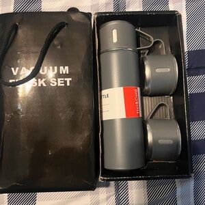 Gray Vacuum Flask Set